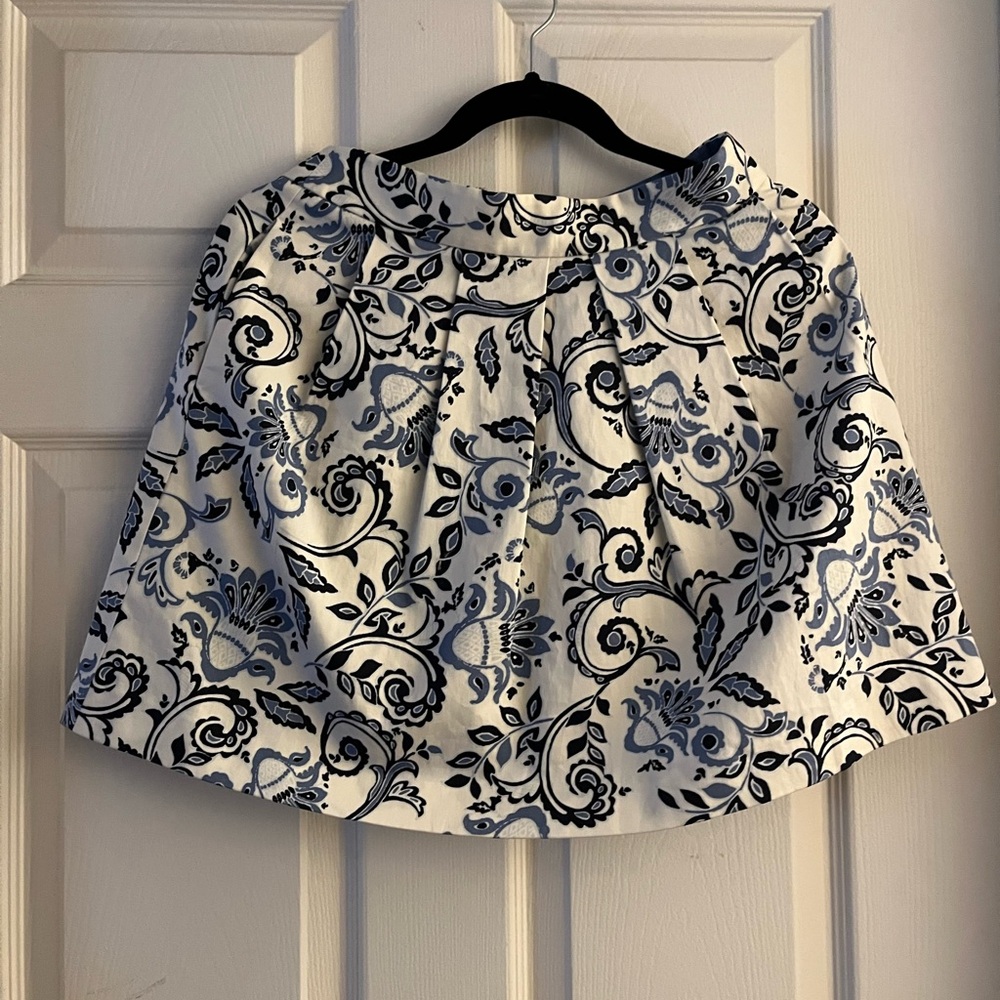 Loft Mini Skirt Size 00 P ,White Background With Black Design